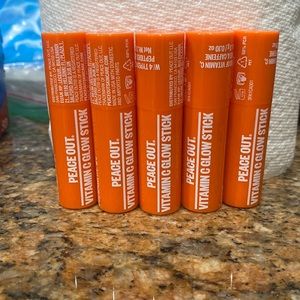 Vitamin c glow stick for undereye